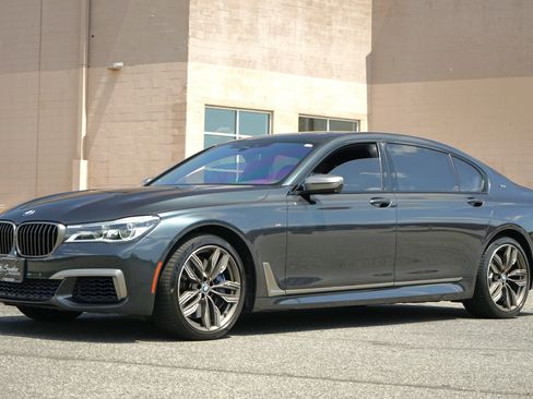 Used 2018 BMW M760i xDrive AWD/4WD image 2