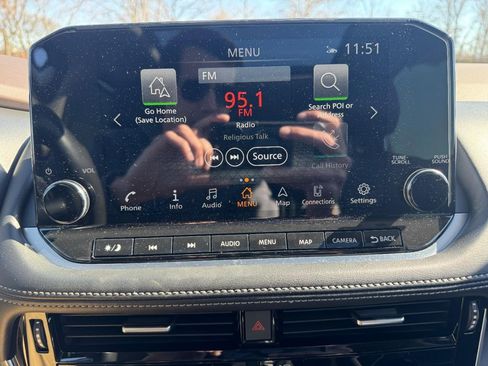 Used 2023 Nissan Rogue Platinum w/ Platinum Premium Package image 20