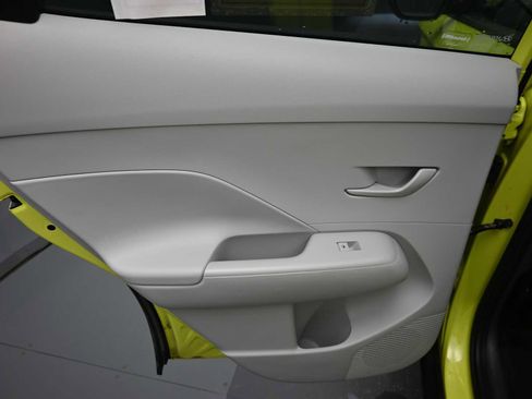 Used 2024 Hyundai Kona SEL w/ Convenience Package image 17