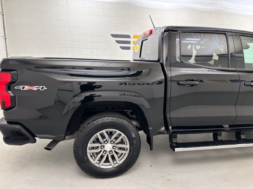 Used 2024 Chevrolet Colorado LT w/ LT Convenience Package AWD/4WD image 8