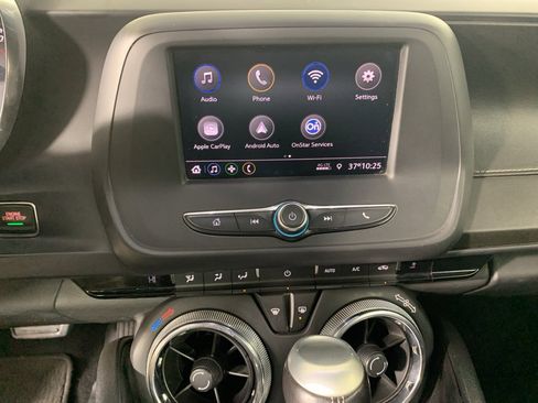 Used 2020 Chevrolet Camaro LT image 26