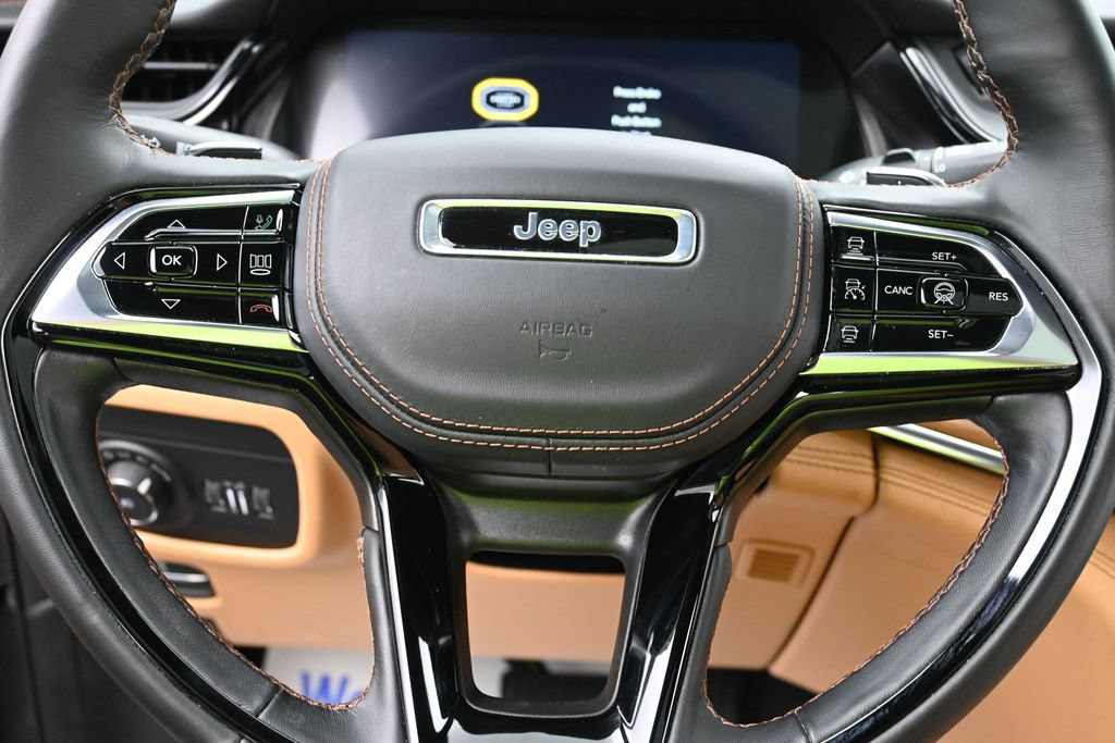 Used 2026 Jeep Grand Cherokee Summit w/ Adv Protech Group IV AWD/4WD image 13
