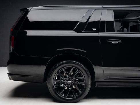 Used 2024 Cadillac Escalade ESV Sport Platinum w/ LPO, ONYX Package AWD/4WD image 36
