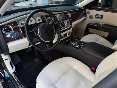 Used 2013 Rolls-Royce Ghost RWD image 2