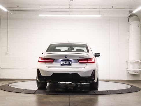 Used 2023 BMW 330i Sedan w/ M Sport Package RWD image 5