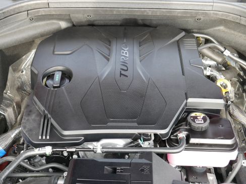 Certified 2025 Genesis GV70 2.5T AWD/4WD image 40