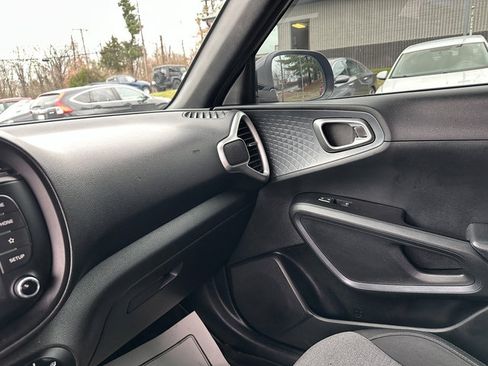 Used 2021 Kia Soul S FWD image 22