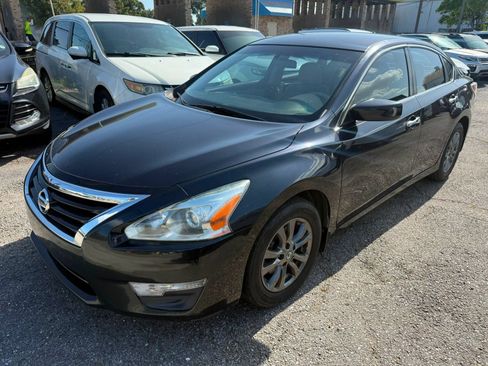 Used 2015 Nissan Altima 2.5 S w/ Special Edition Package FWD image 2