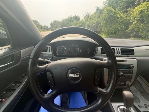 Used 2006 Chevrolet Impala SS FWD image 11