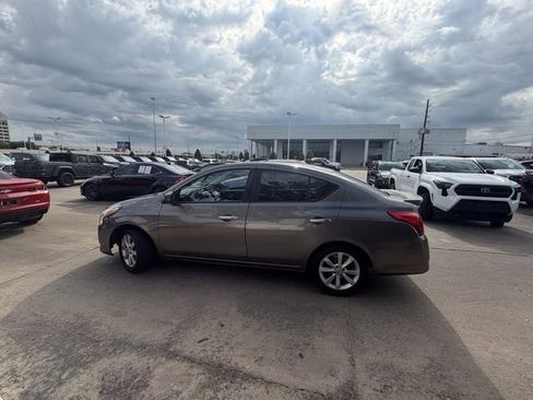 Used 2015 Nissan Versa FWD image 8