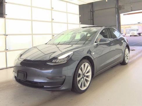 Used 2018 Tesla Model 3 Long Range image 2