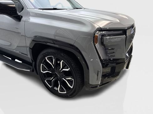 Used 2024 GMC Sierra EV Denali AWD/4WD image 18