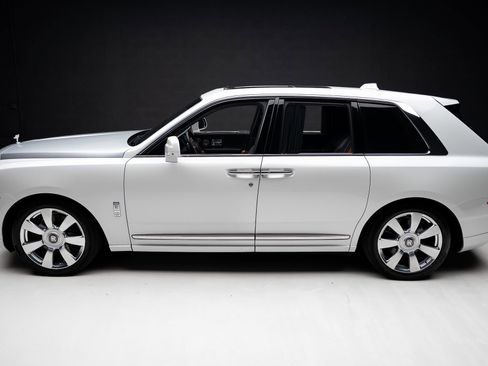 Used 2019 Rolls-Royce Cullinan AWD/4WD image 16