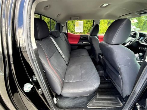 Used 2023 Toyota Tacoma SR5 AWD/4WD image 16
