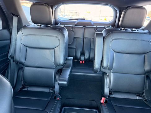 Used 2020 Ford Explorer XLT w/ Equipment Group 202A image 20