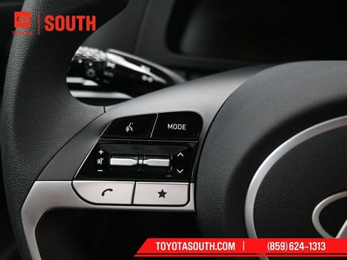 Used 2025 Hyundai Elantra SE FWD image 19