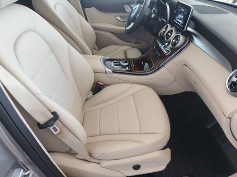 Used 2019 Mercedes-Benz GLC 300 image 14