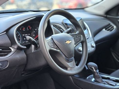 Used 2025 Chevrolet Malibu LT image 10