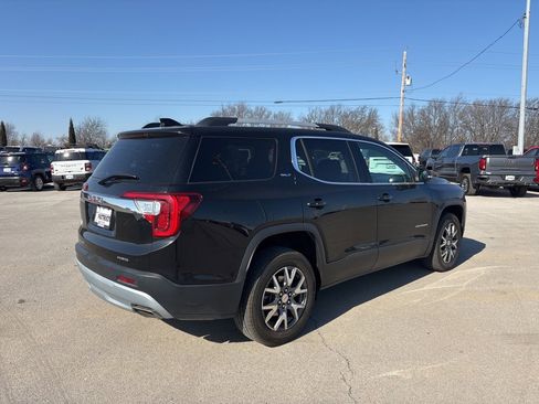 Used 2023 GMC Acadia SLT image 3