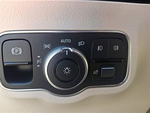 Used 2025 Mercedes-Benz GLA 250 image 23