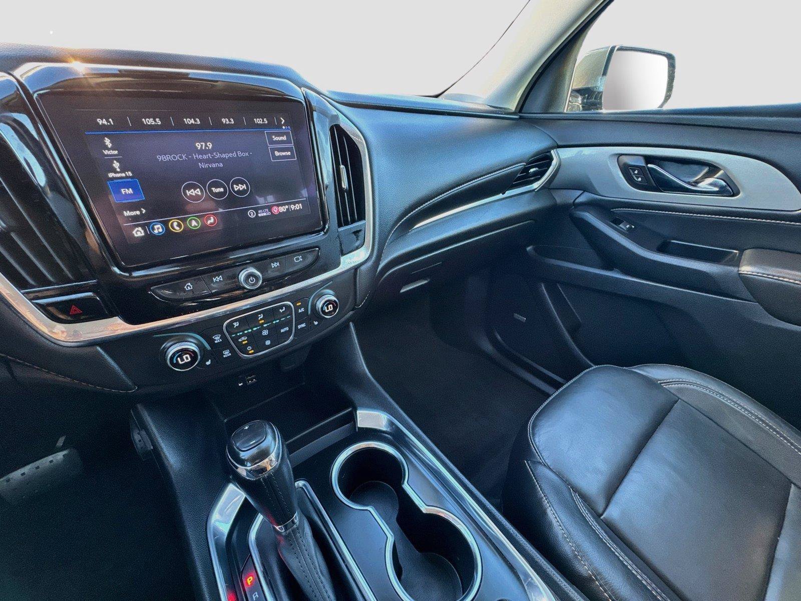 Used 2020 Chevrolet Traverse RS FWD image 15