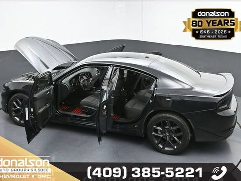 Used 2022 Dodge Charger SXT w/ Blacktop Package RWD image 26