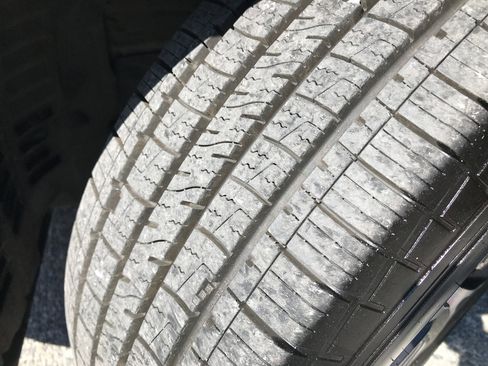 Used 2021 Toyota Highlander XLE image 14