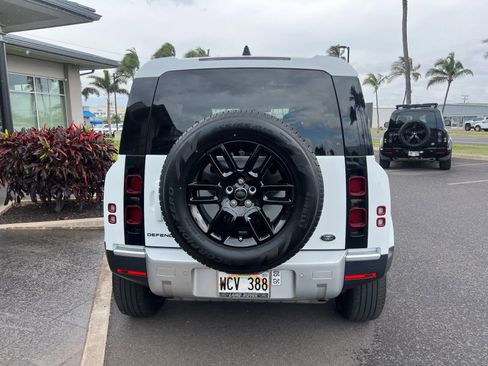 Used 2020 Land Rover Defender 110 SE image 4