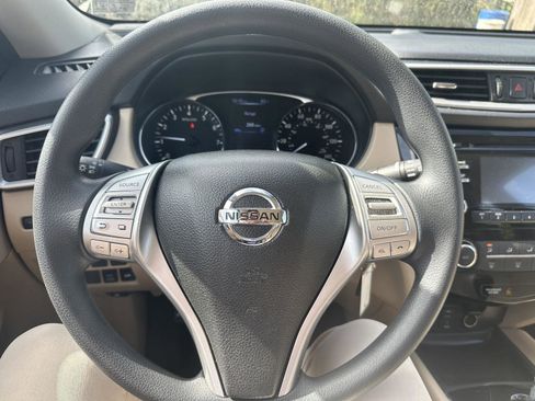 Used 2016 Nissan Rogue S image 9