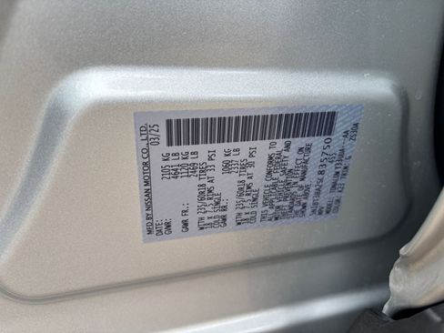 Used 2025 Nissan Rogue SV FWD image 31