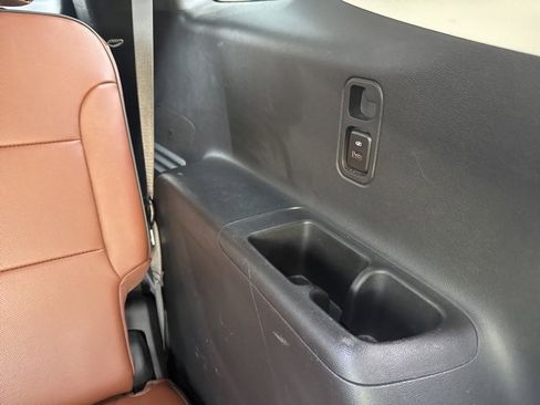 Used 2020 Chevrolet Traverse High Country image 34