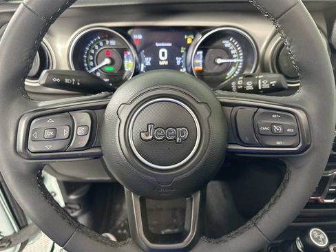 Used 2023 Jeep Wrangler Unlimited w/ Sun & Screen Package AWD/4WD image 22