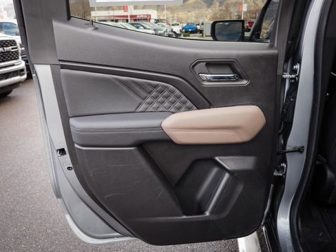 Used 2023 GMC Canyon Denali image 36