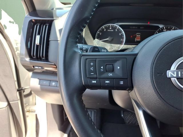 Used 2024 Nissan Pathfinder SV AWD/4WD image 24