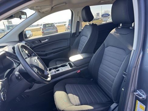 Used 2021 Ford Edge SE image 11