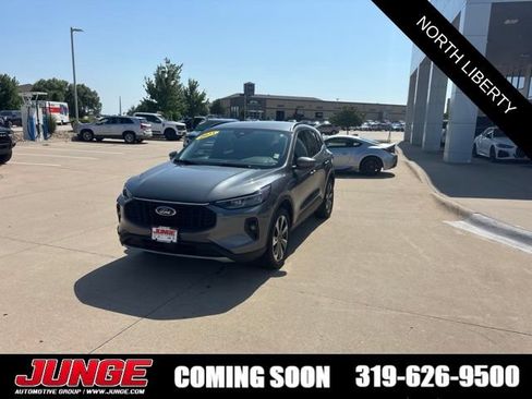 Certified 2025 Ford Escape Platinum AWD/4WD image 3
