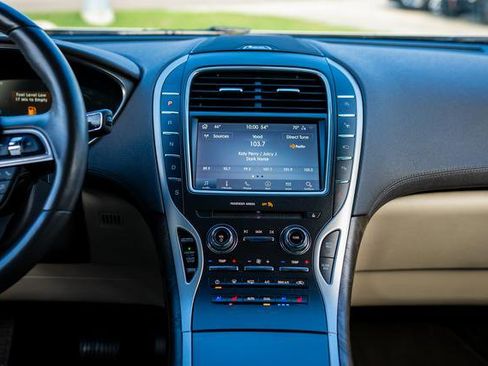 Used 2020 Lincoln Nautilus Reserve w/ Equipment Group 201A image 7