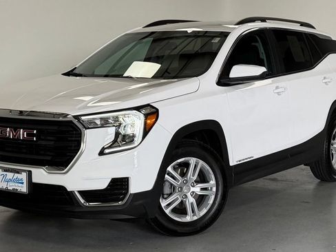 Used 2024 GMC Terrain SLE w/ Driver Convenience Package FWD image 1