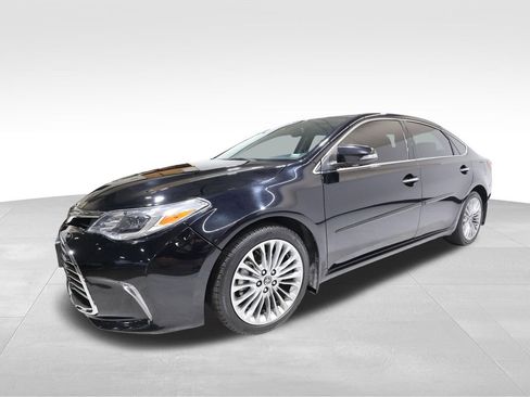 Used 2016 Toyota Avalon Limited w/ Toyota Safety Sense Package FWD image 6