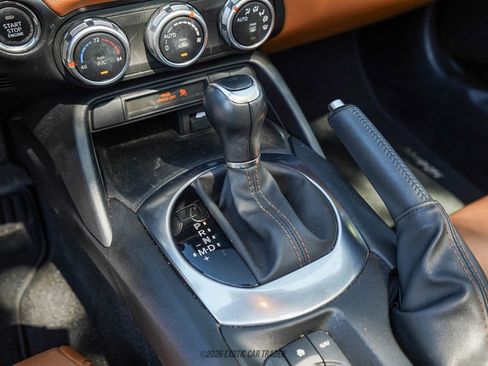 Used 2020 FIAT 124 Spider Lusso RWD image 43