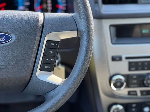 Used 2011 Ford Fusion SE image 32