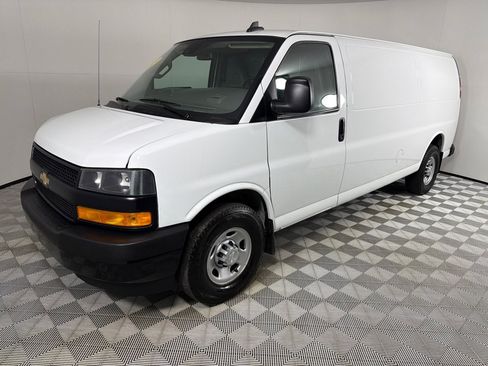 Used 2019 Chevrolet Express 3500 Extended w/ Driver Convenience Package RWD image 6