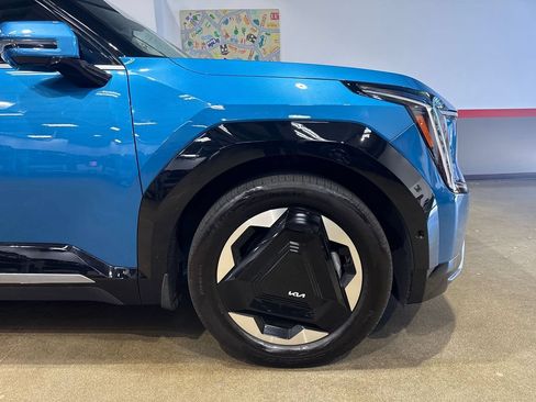 Used 2024 Kia EV9 Land w/ Towing Package AWD/4WD image 59