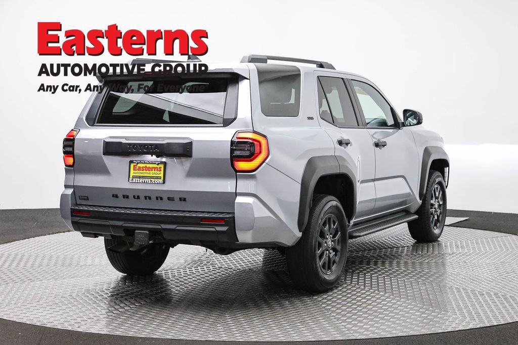 Used 2025 Toyota 4Runner SR5 AWD/4WD image 5