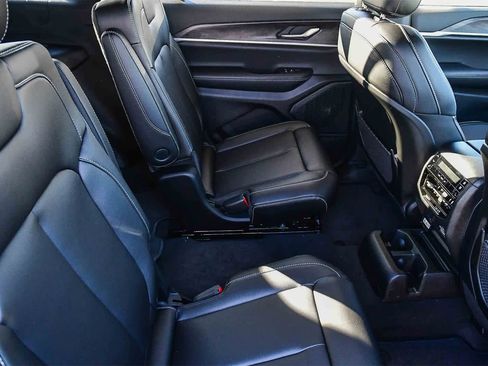 New 2025 Jeep Grand Cherokee L Limited image 18