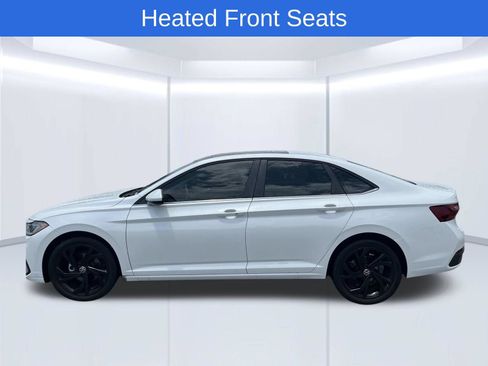 Certified 2025 Volkswagen Jetta SE FWD image 9