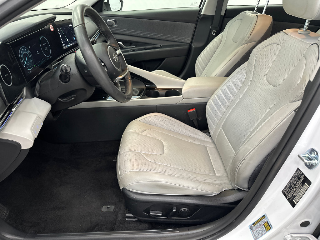 Used 2025 Hyundai Elantra Limited FWD image 9