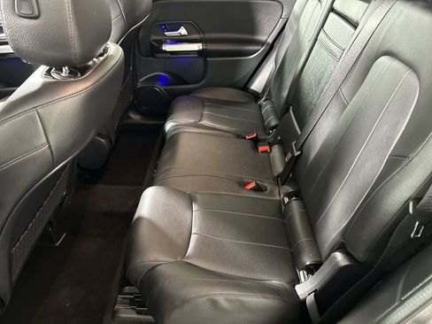 Used 2023 Mercedes-Benz GLB 250 w/ Premium Package image 24