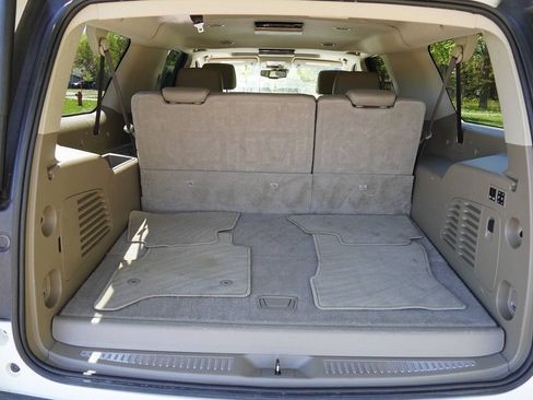 Used 2019 Chevrolet Suburban LT AWD/4WD image 22