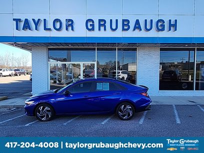 Used 2025 Hyundai Elantra SEL w/ Cargo Package